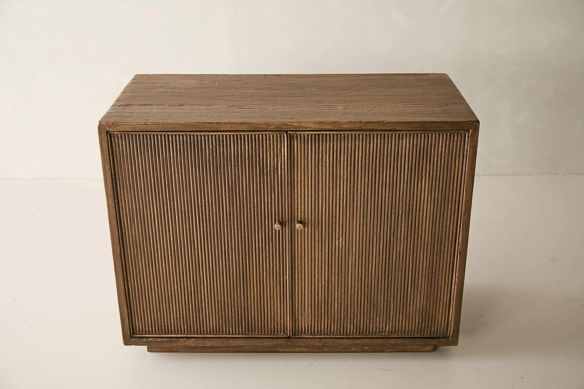 Reese 2-Door Sideboard - Mocha - Image 3