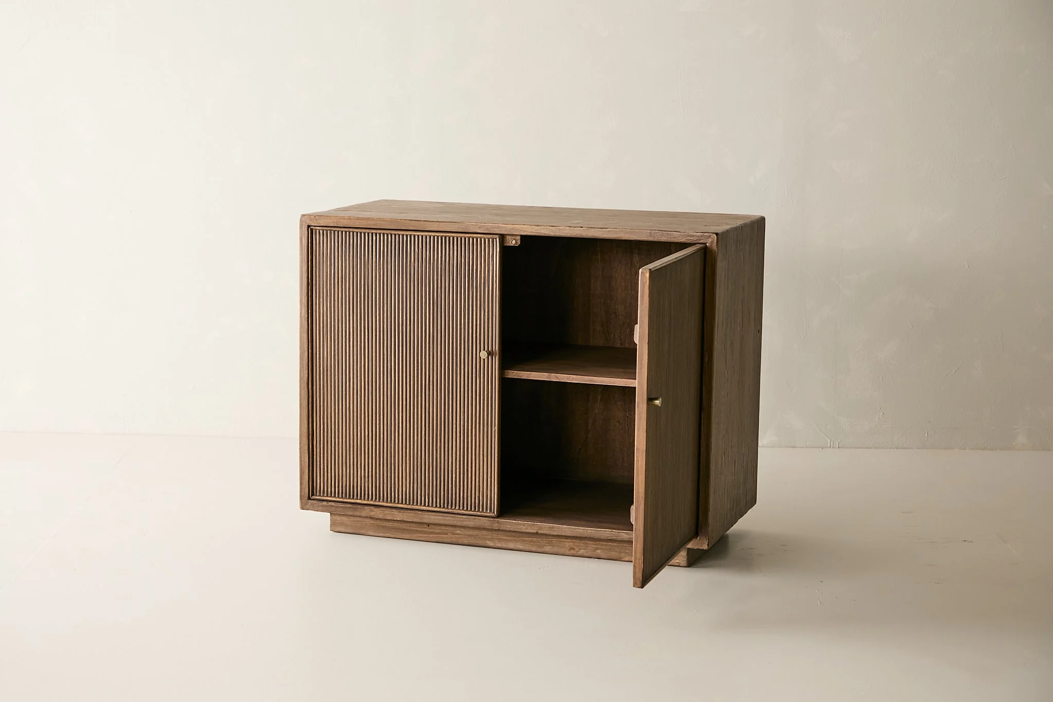 Reese 2-Door Sideboard - Mocha - Image 5