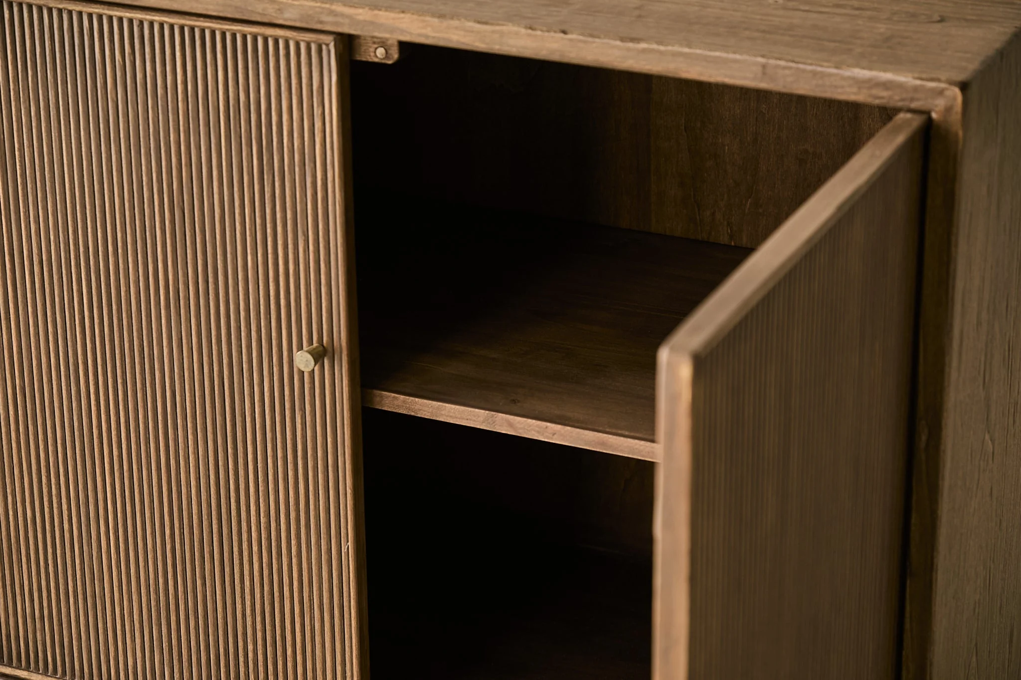 Reese 2-Door Sideboard - Mocha - Image 6