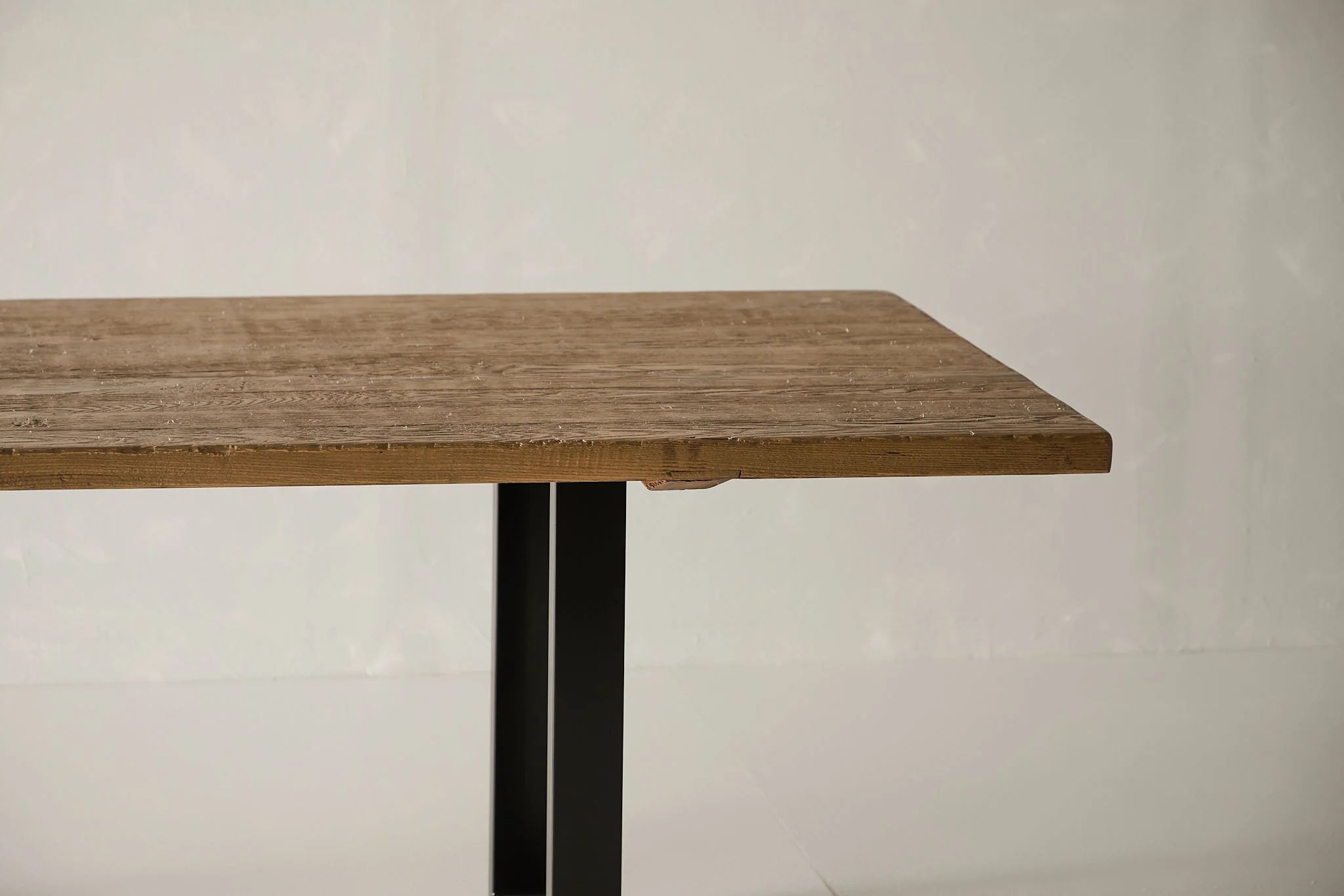 Reclaimed Pine Dining Table AE.116 - Image 5