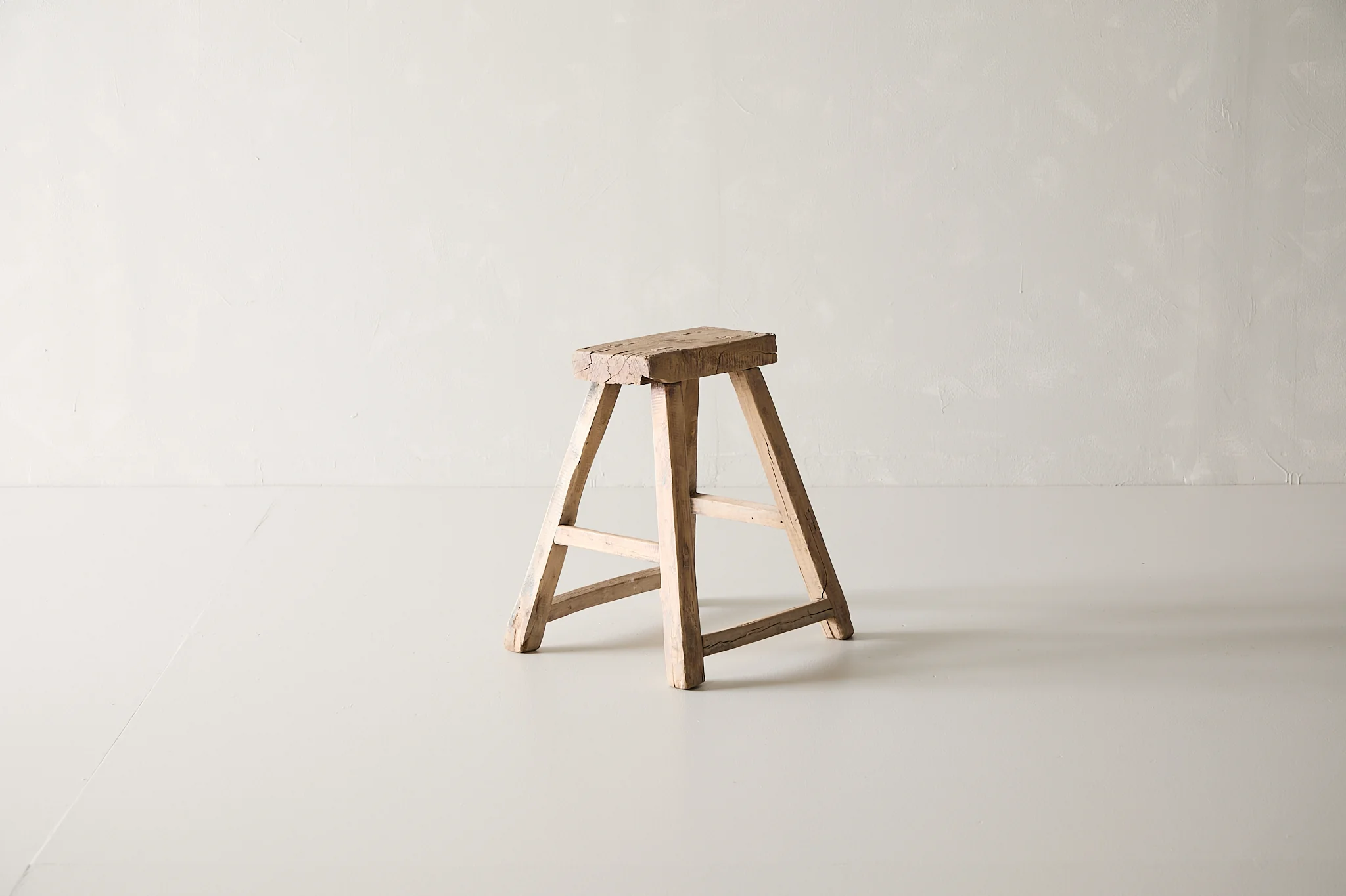 Vintage Elm Stool AE.179 - Circa 1945 - Image 4