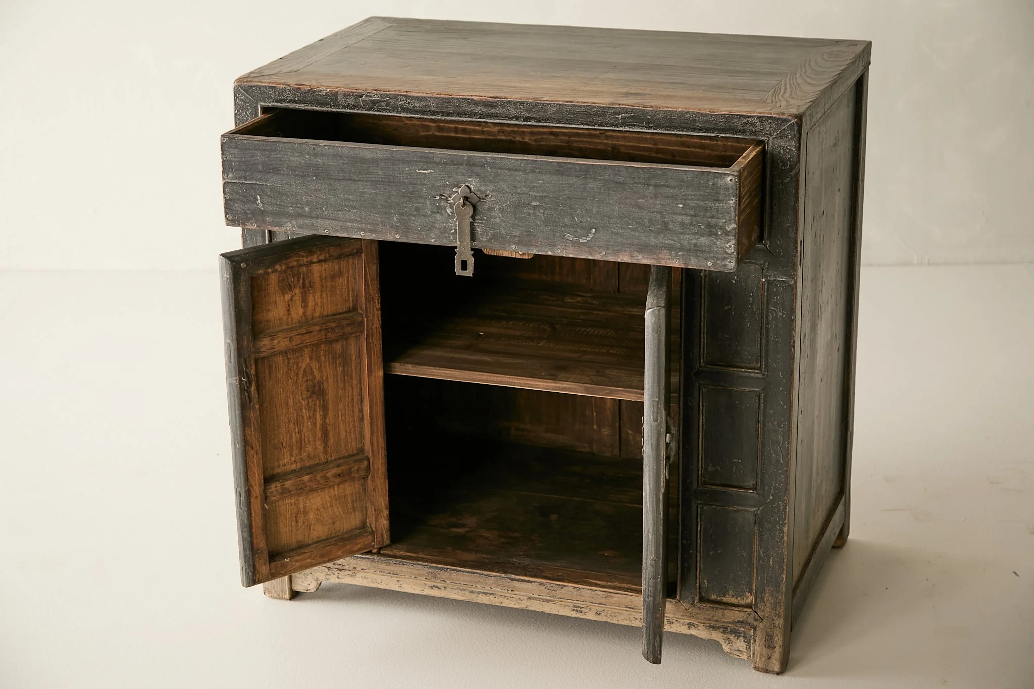 Vintage Solid Elm Single-Drawer Sideboard No. N102 - Circa 1875 - Image 6