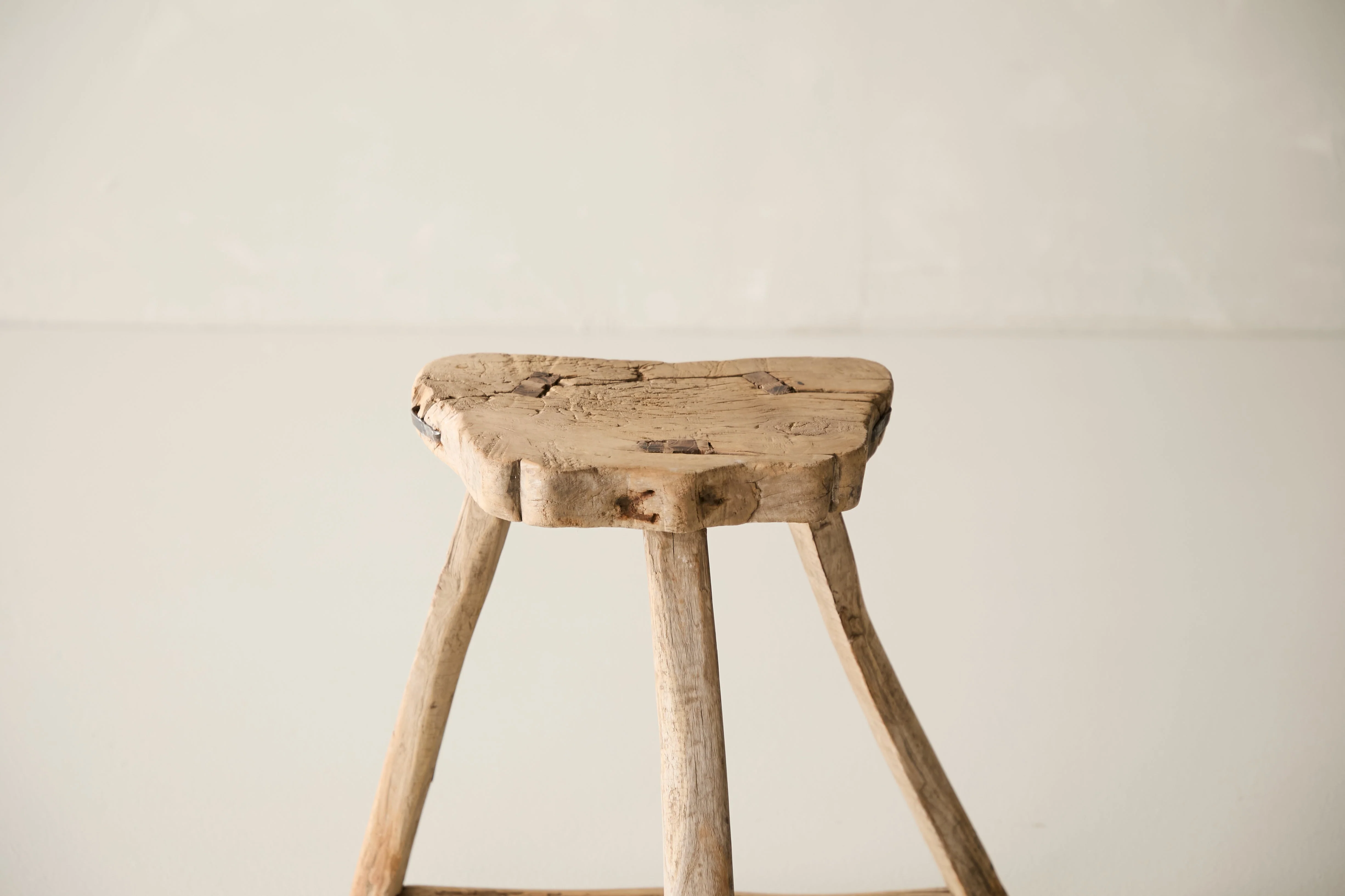 Vintage Solid Elm Saddle Stool - Circa 1955 No. K16 - Image 2