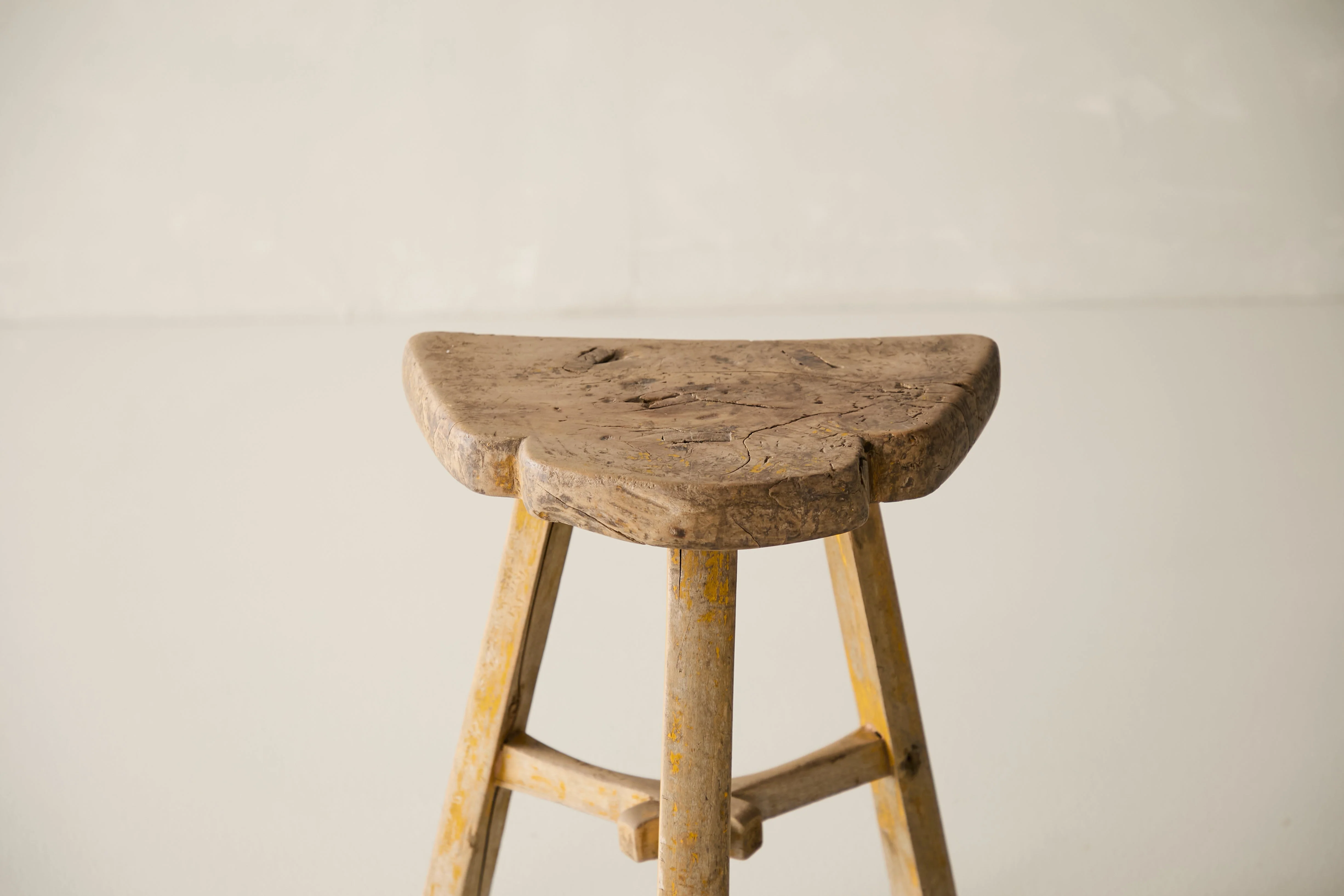 Vintage Solid Elm Saddle Stool - Circa 1955 No. K25 - Image 2