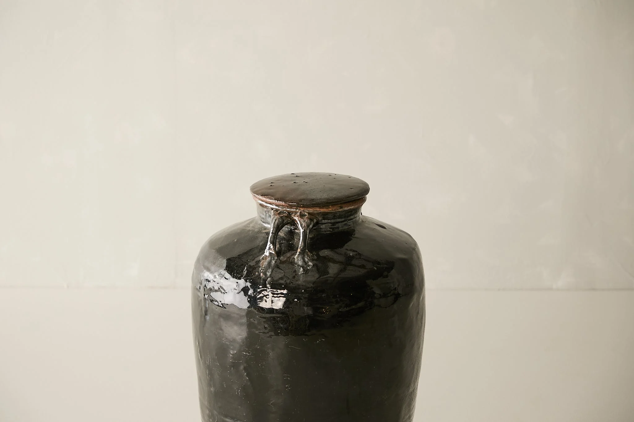 Vintage Black Porcelain Pot - Circa 1940 - Image 2