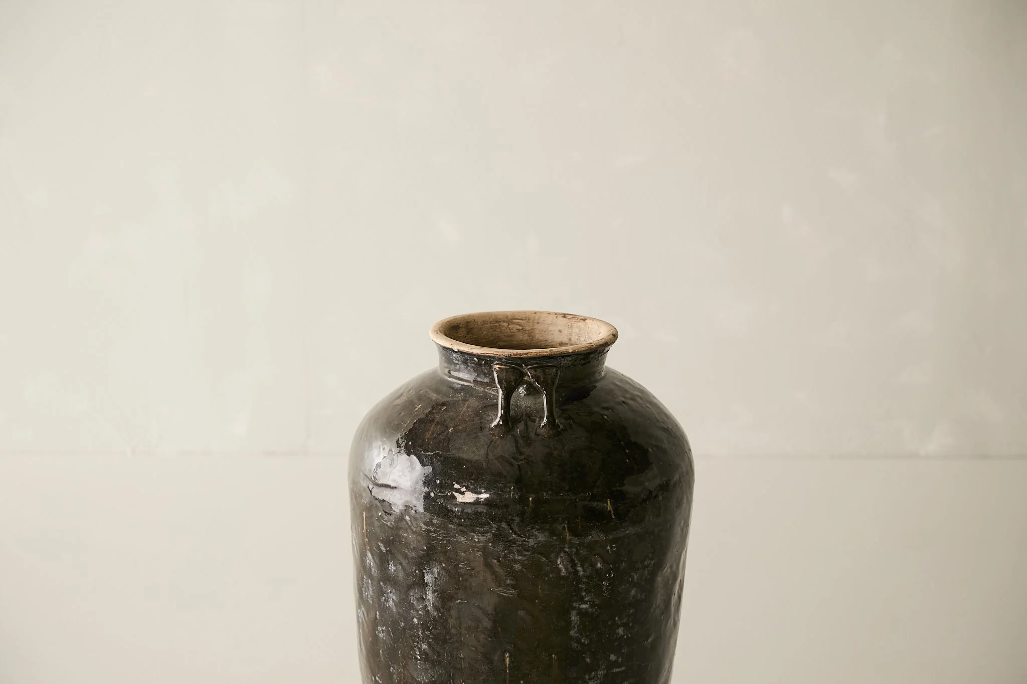 Vintage Black Porcelain Pot - Circa 1940 - Image 2