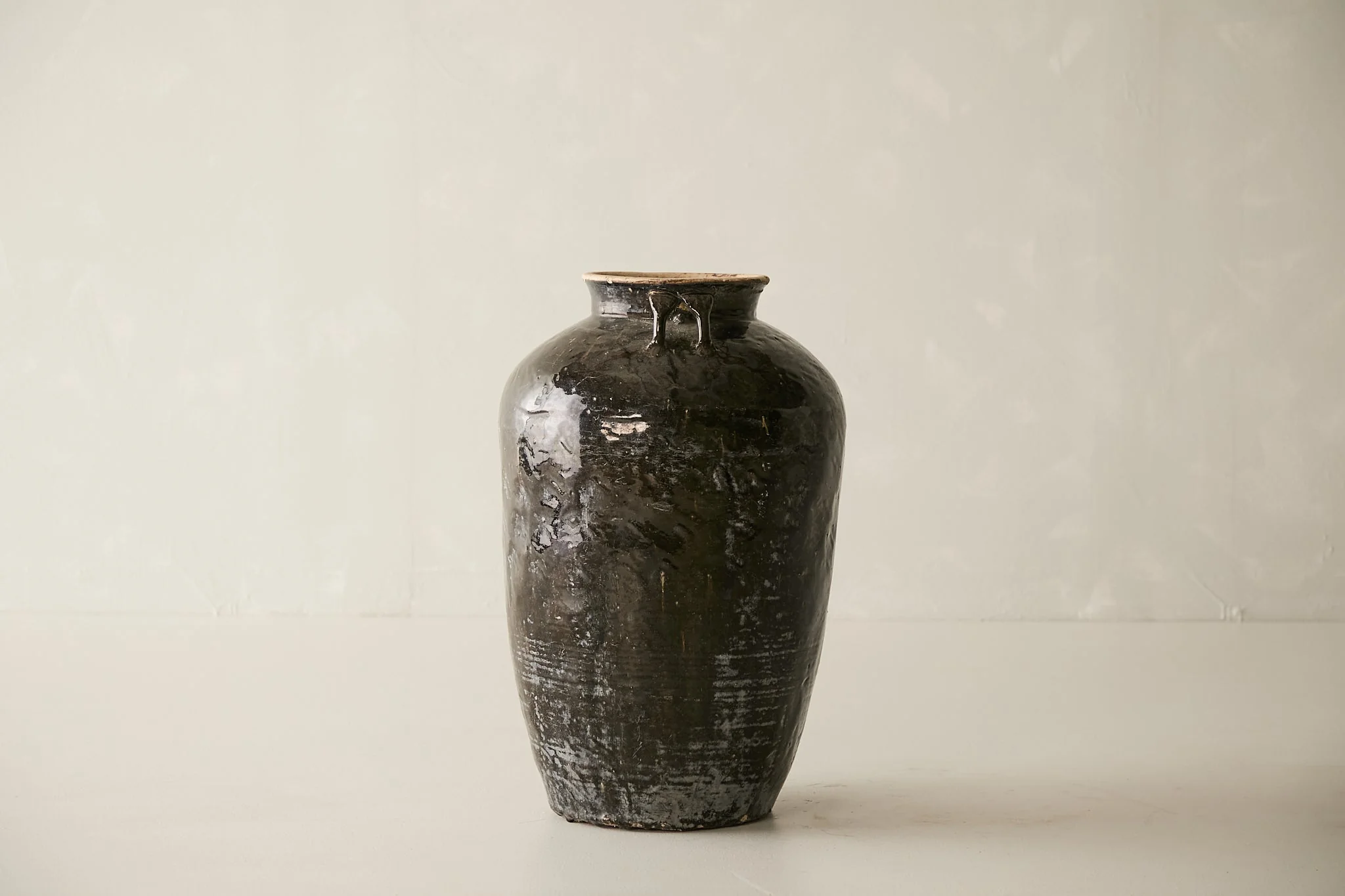 Vintage Black Porcelain Pot - Circa 1940 - Image 3